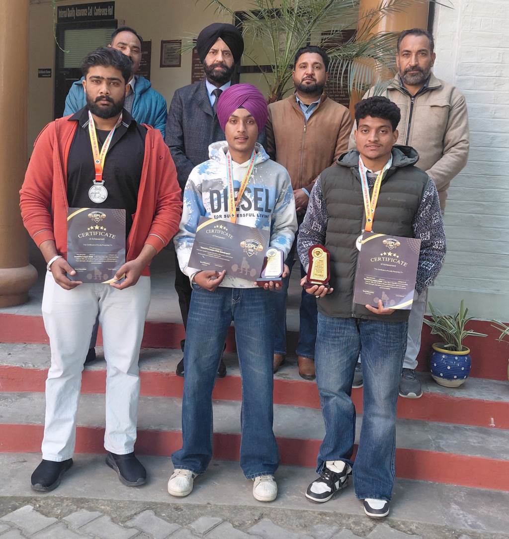 Students of Khalsa College Mahilpur won medals in power lifting competition
